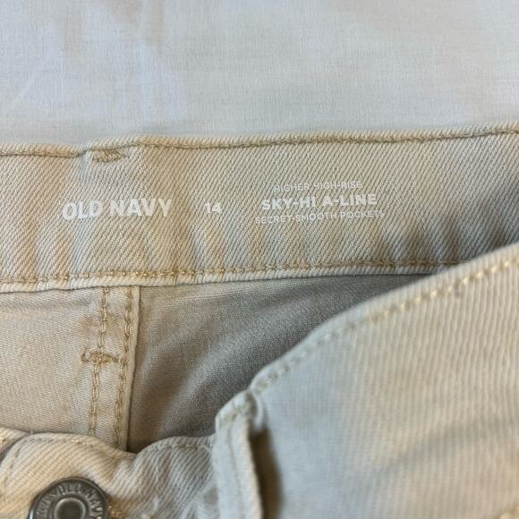 Old Navy Women's 14 Sky-Hi A-Line Beige Raw Hem Shorts Button Front - Picture 2 of 8